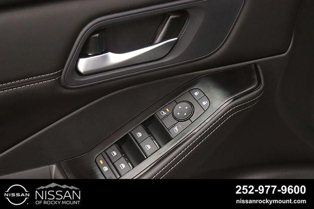 2026 Nissan Rogue 2026.5 FWD Dark Armor