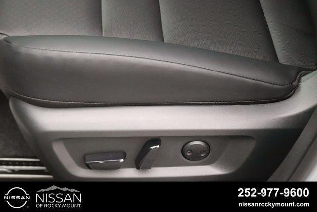 2026 Nissan Rogue 2026.5 FWD Dark Armor