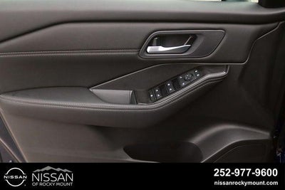 2026 Nissan Rogue 2026.5 FWD Dark Armor