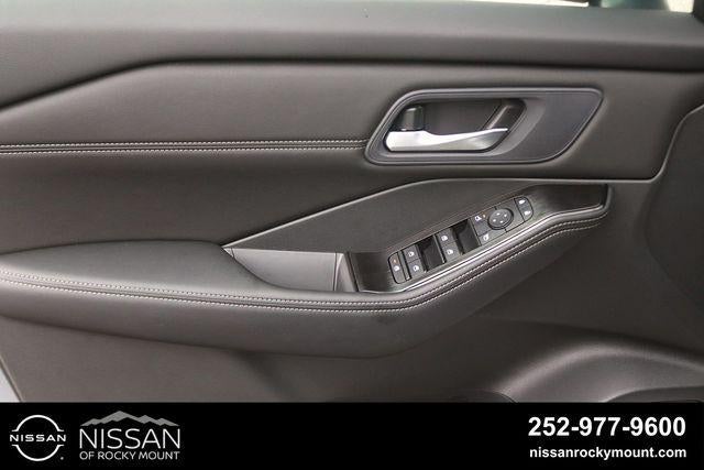 2026 Nissan Rogue 2026.5 FWD Dark Armor