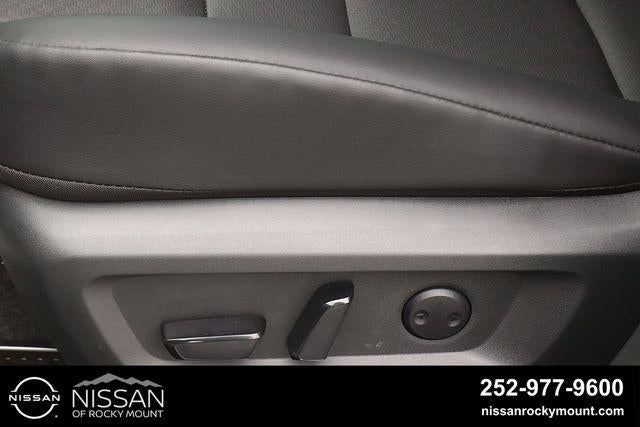 2026 Nissan Rogue 2026.5 FWD Dark Armor