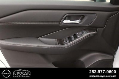 2026 Nissan Rogue 2026.5 FWD Dark Armor