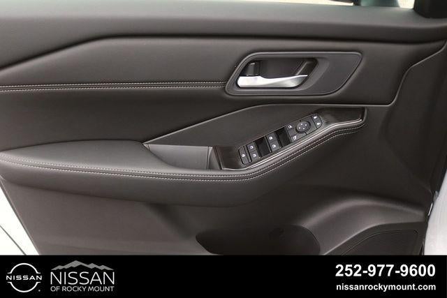 2026 Nissan Rogue 2026.5 FWD Dark Armor