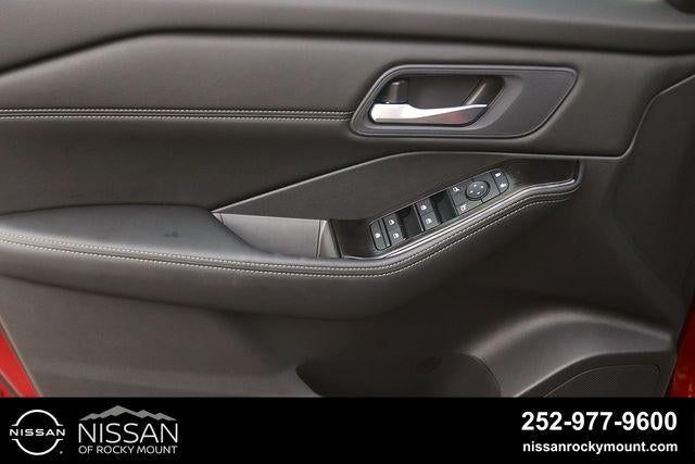 2026 Nissan Rogue 2026.5 FWD Dark Armor