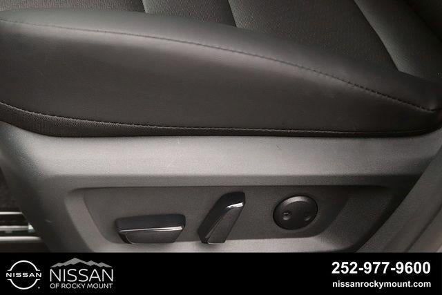 2026 Nissan Rogue 2026.5 FWD Dark Armor