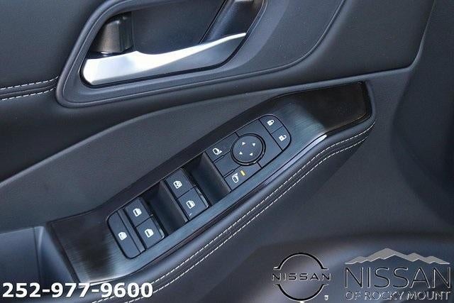 2026 Nissan Rogue 2026.5 FWD Dark Armor