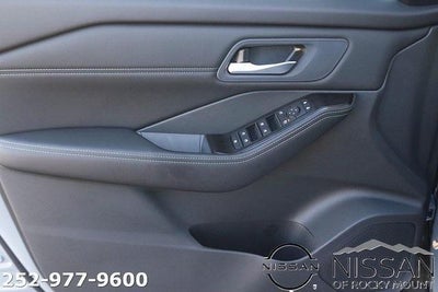 2026 Nissan Rogue 2026.5 FWD Dark Armor