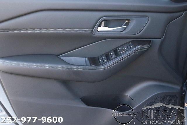 2026 Nissan Rogue 2026.5 FWD Dark Armor