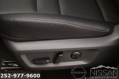 2026 Nissan Rogue 2026.5 FWD Dark Armor