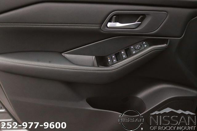 2026 Nissan Rogue 2026.5 FWD Dark Armor