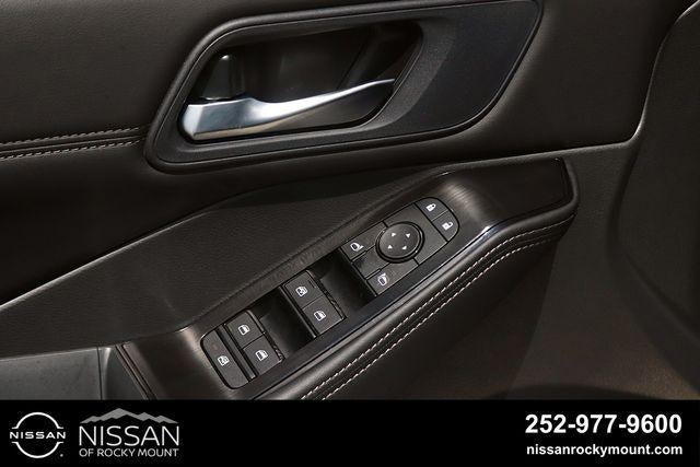 2026 Nissan Rogue 2026.5 FWD Dark Armor