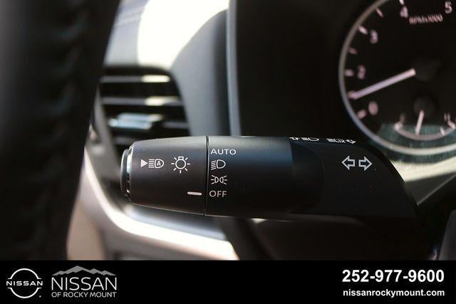 2026 Nissan Rogue 2026.5 FWD Dark Armor