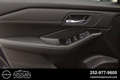 2026 Nissan Rogue 2026.5 FWD Dark Armor