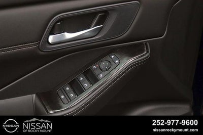 2026 Nissan Rogue 2026.5 FWD Dark Armor