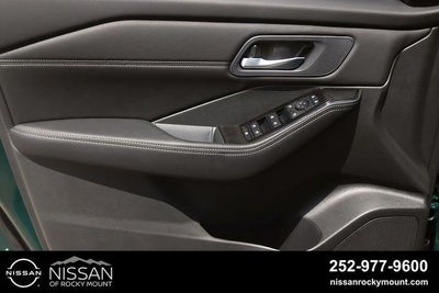 2026 Nissan Rogue 2026.5 FWD Dark Armor