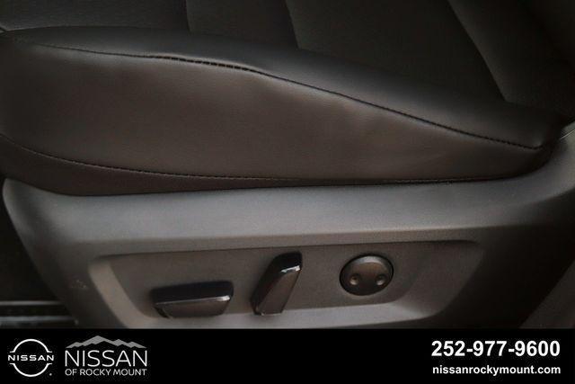 2026 Nissan Rogue 2026.5 FWD Dark Armor