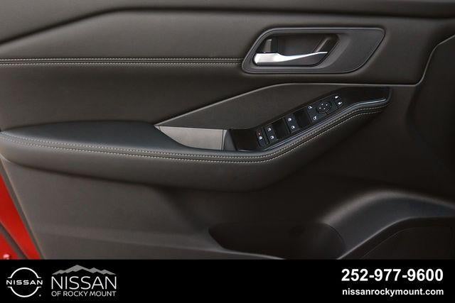 2026 Nissan Rogue 2026.5 FWD Dark Armor