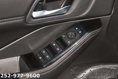 2026 Nissan Rogue 2026.5 FWD Dark Armor