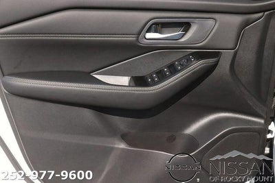 2026 Nissan Rogue 2026.5 FWD Dark Armor