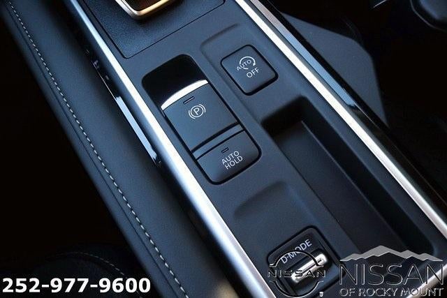 2025 Nissan Pathfinder SV 2WD