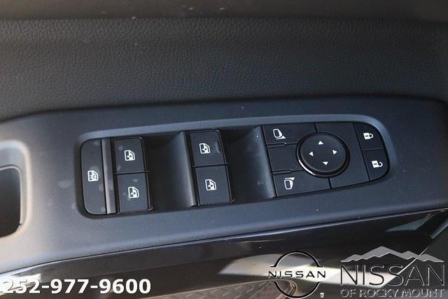 2025 Nissan Pathfinder SV 2WD