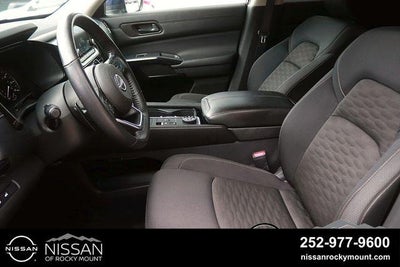 2025 Nissan Pathfinder SV 4WD