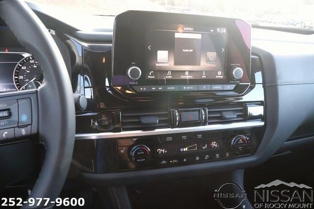 2025 Nissan Pathfinder SV 4WD