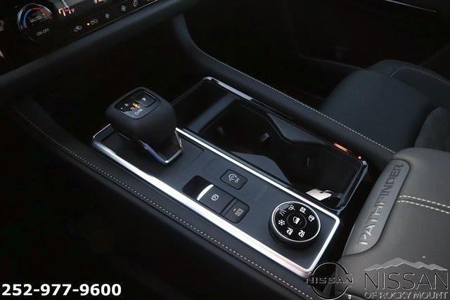 2025 Nissan Pathfinder SV 4WD