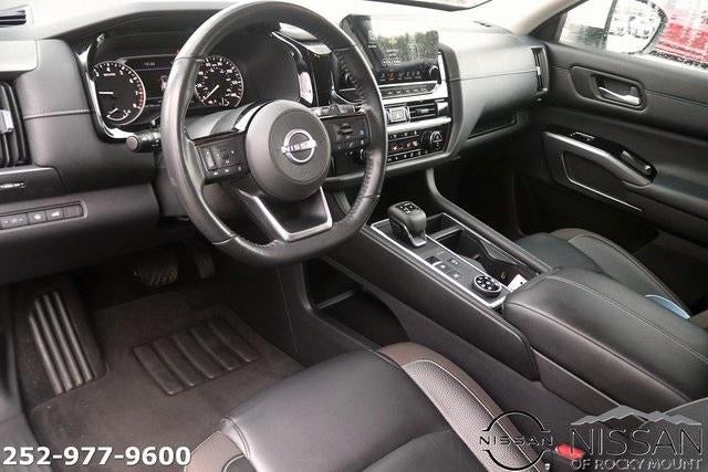 2022 Nissan Pathfinder SL 4WD