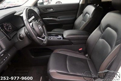 2022 Nissan Pathfinder SL 4WD