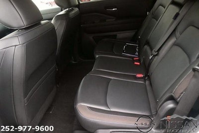 2022 Nissan Pathfinder SL 4WD