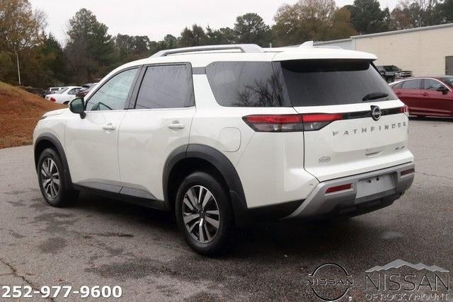 2022 Nissan Pathfinder SL 4WD