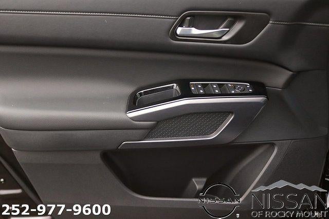 2026 Nissan Pathfinder SL 4WD