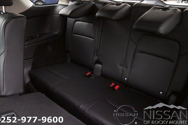 2026 Nissan Pathfinder SL 4WD