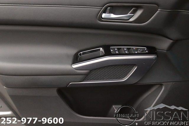 2026 Nissan Pathfinder SL 4WD