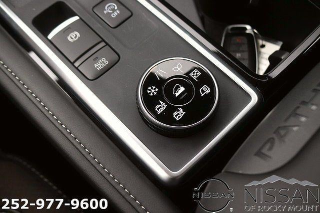 2026 Nissan Pathfinder SL 4WD