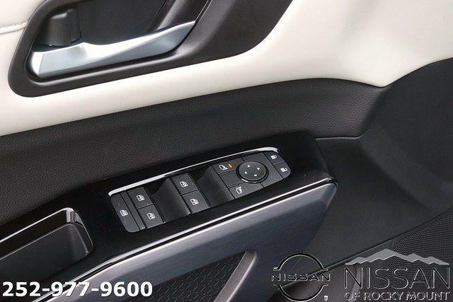 2026 Nissan Pathfinder SL 4WD