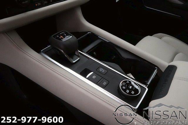 2026 Nissan Pathfinder SL 4WD