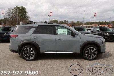 2026 Nissan Pathfinder Platinum 2WD