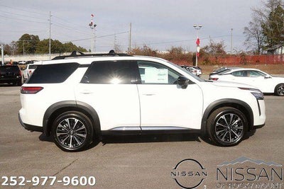 2026 Nissan Pathfinder Platinum 2WD