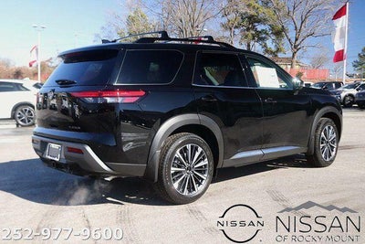 2026 Nissan Pathfinder Platinum 2WD