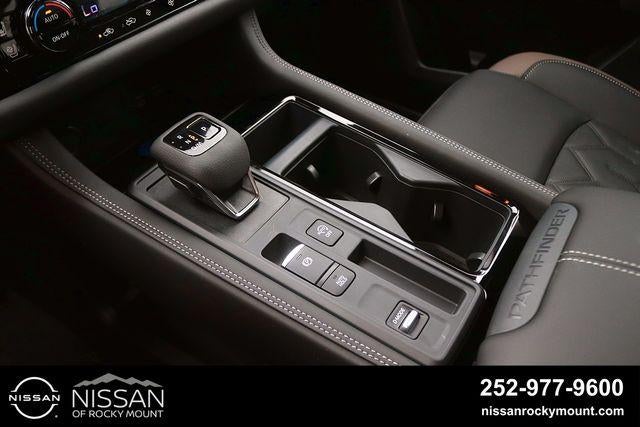 2026 Nissan Pathfinder Platinum 2WD