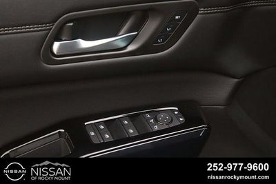 2026 Nissan Pathfinder Platinum 2WD