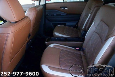 2026 Nissan Pathfinder Platinum 2WD