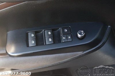 2019 Toyota Highlander LE I4 FWD (Natl)