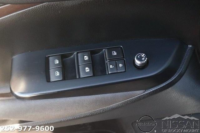 2019 Toyota Highlander LE I4 FWD (Natl)