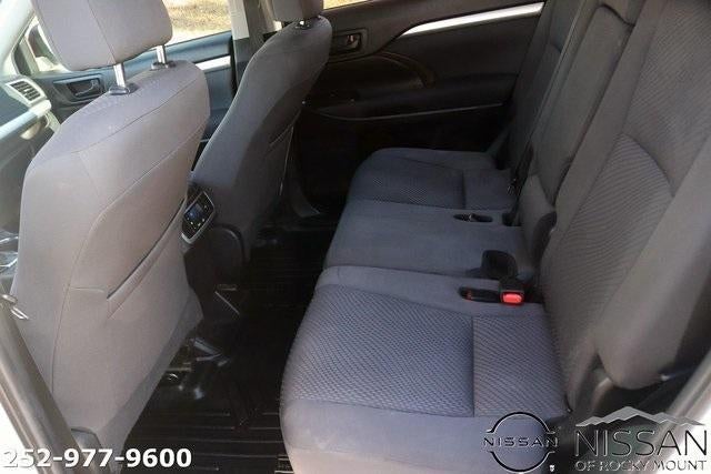 2019 Toyota Highlander LE I4 FWD (Natl)