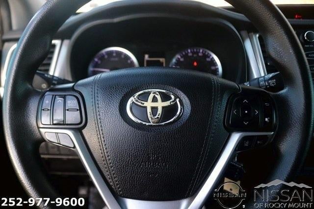 2019 Toyota Highlander LE I4 FWD (Natl)