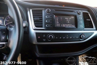 2019 Toyota Highlander LE I4 FWD (Natl)