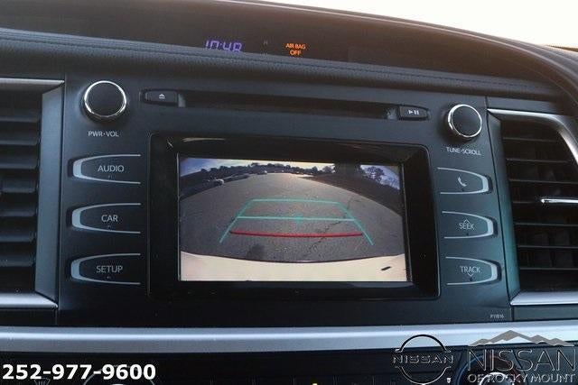 2019 Toyota Highlander LE I4 FWD (Natl)